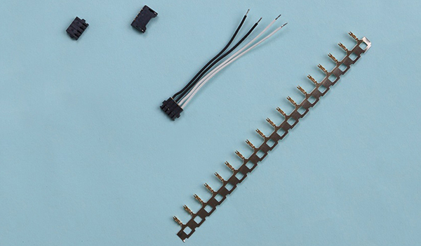 What are the requirements for the working environment of the connector?